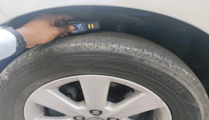 2015 Toyota Corolla Altis G PETROL, Petrol, Manual, 76,714 km, tyre