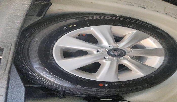 2015 Toyota Corolla Altis G PETROL, Petrol, Manual, 76,714 km, tyre