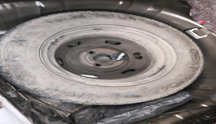 2017 Renault Kwid RXL, Petrol, Manual, 34,533 km, tyre