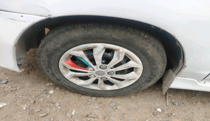 2013 Toyota Innova 2.5 GX 8 STR, Diesel, Manual, 3 km, tyre