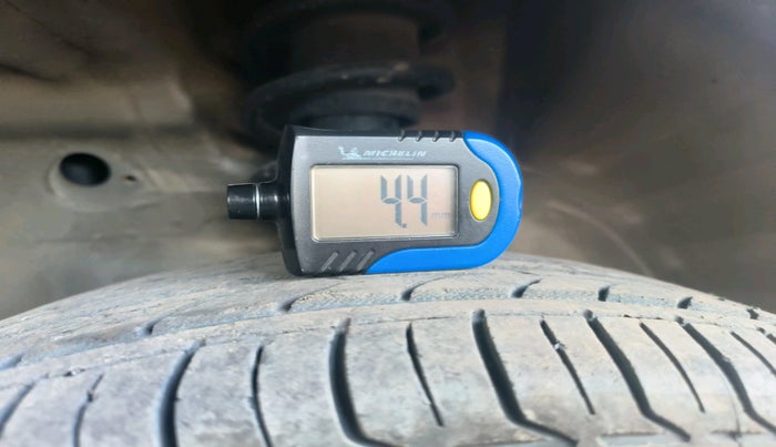 2011 Maruti Wagon R 1.0 VXI, Petrol, Manual, 1,27,483 km, tyre