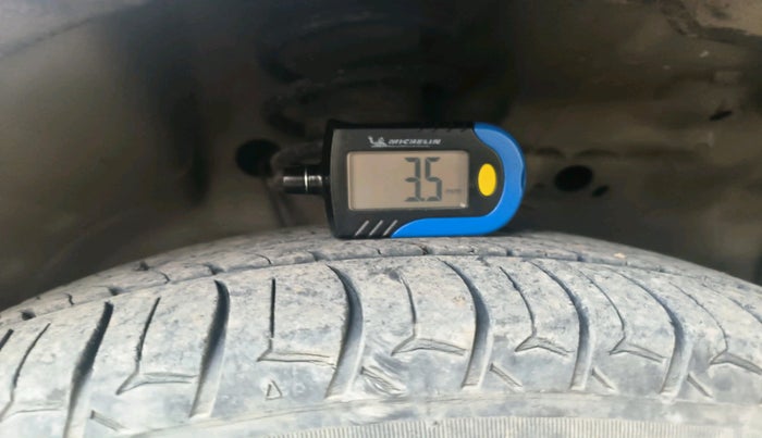 2011 Maruti Wagon R 1.0 VXI, Petrol, Manual, 1,27,483 km, tyre