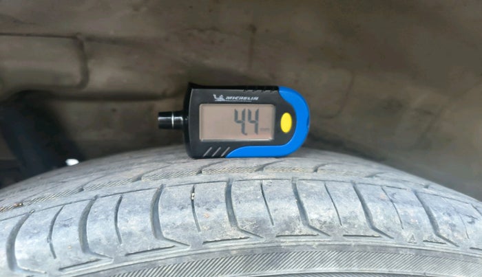 2011 Maruti Wagon R 1.0 VXI, Petrol, Manual, 1,27,483 km, tyre