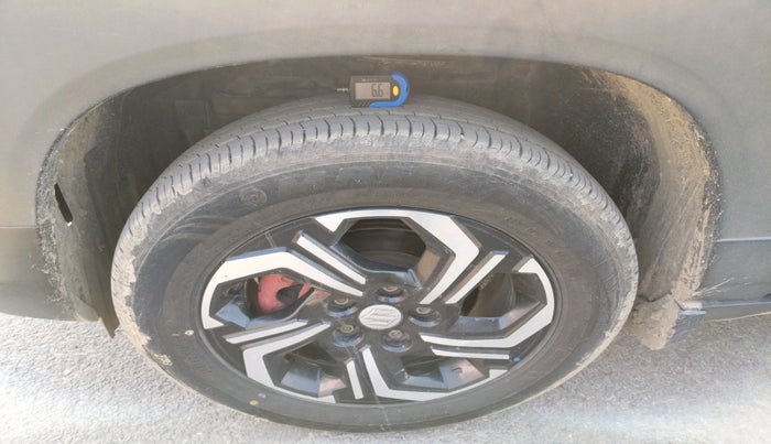 2023 Maruti BREZZA LXI S- CNG, CNG, Manual, 57,302 km, tyre