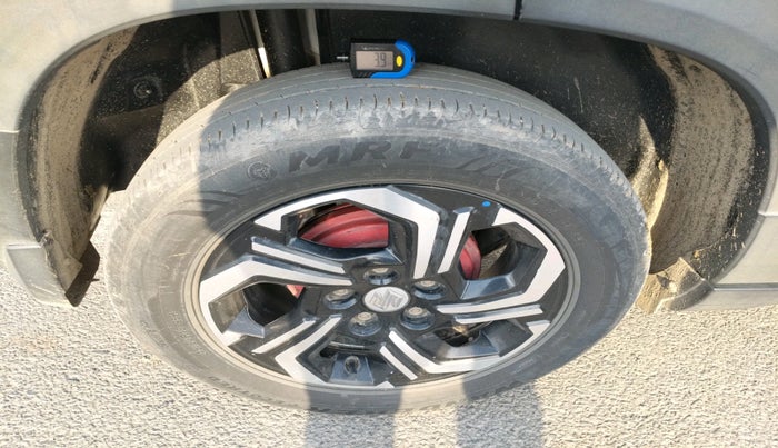 2023 Maruti BREZZA LXI S- CNG, CNG, Manual, 57,302 km, tyre