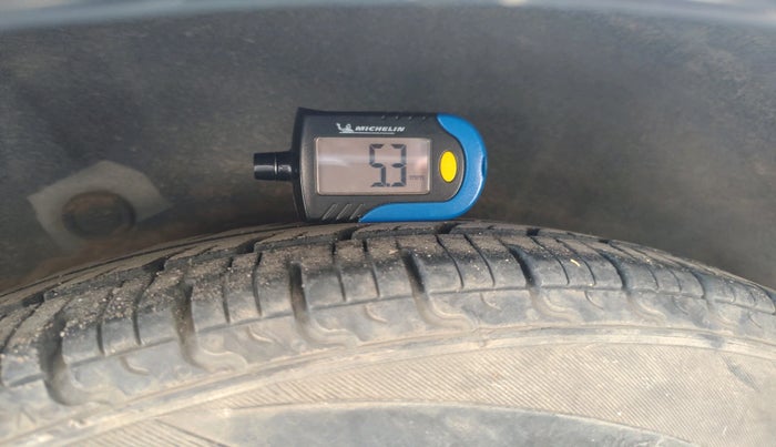 2013 Hyundai i10 SPORTZ 1.2, CNG, Manual, 78,683 km, tyre