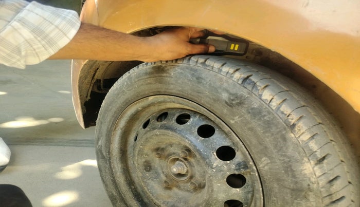 2015 Ford New Figo AMBIENTE 1.5 DIESEL, Diesel, Manual, 93,102 km, tyre