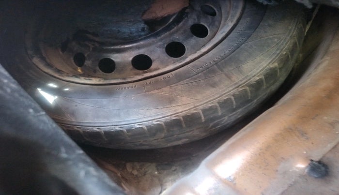 2015 Ford New Figo AMBIENTE 1.5 DIESEL, Diesel, Manual, 93,102 km, tyre