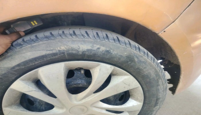 2015 Ford New Figo AMBIENTE 1.5 DIESEL, Diesel, Manual, 93,102 km, tyre