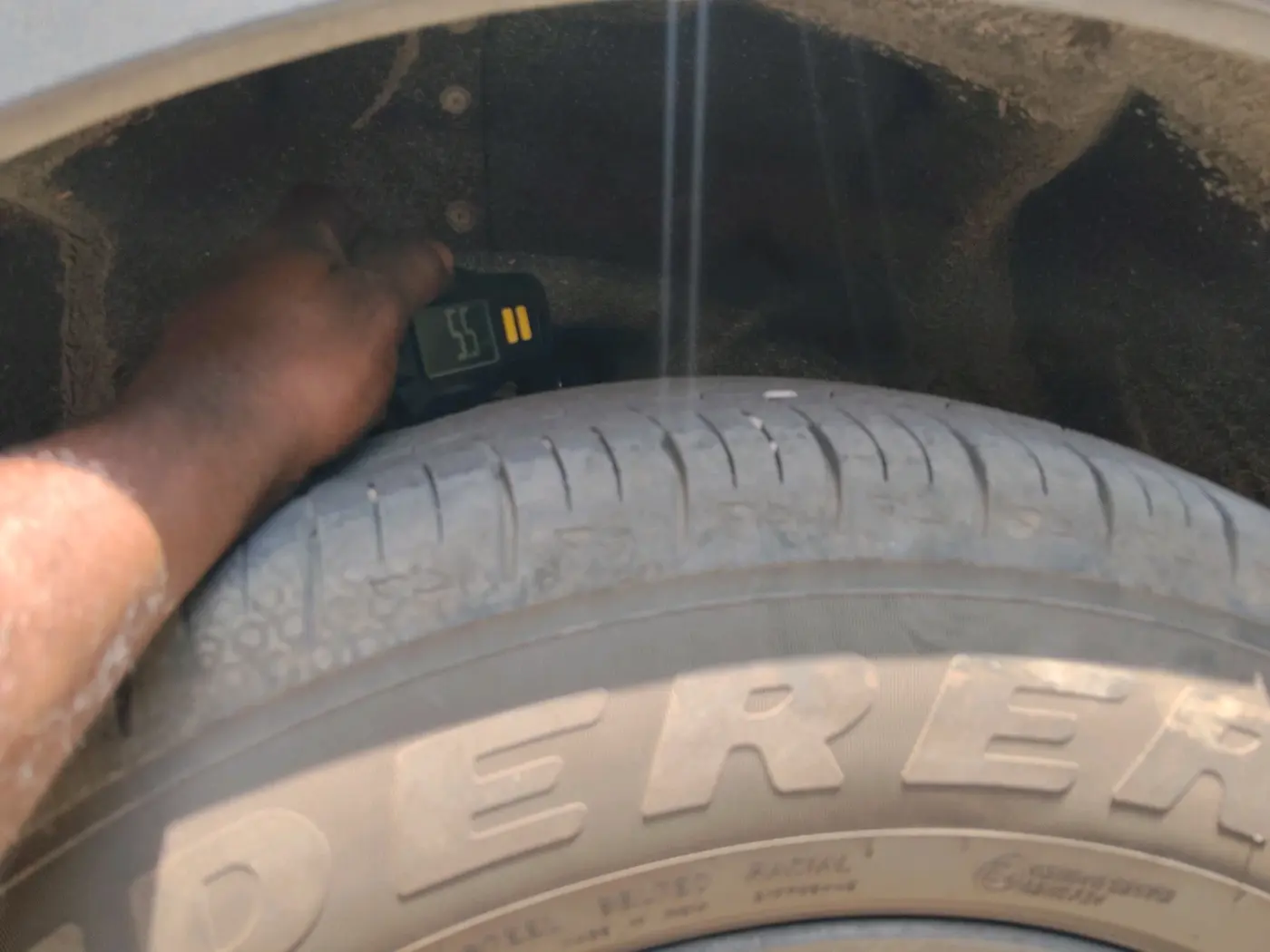 2022 Mahindra XUV700 AX 5 P AT 5 STR, Petrol, Automatic, 30,600 km, tyre