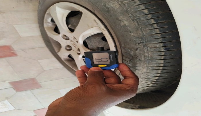 2013 Hyundai Verna FLUIDIC 1.6 CRDI EX, Diesel, Manual, 1,12,432 km, tyre