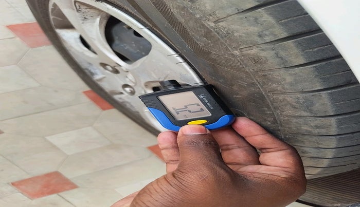 2013 Hyundai Verna FLUIDIC 1.6 CRDI EX, Diesel, Manual, 1,12,432 km, tyre