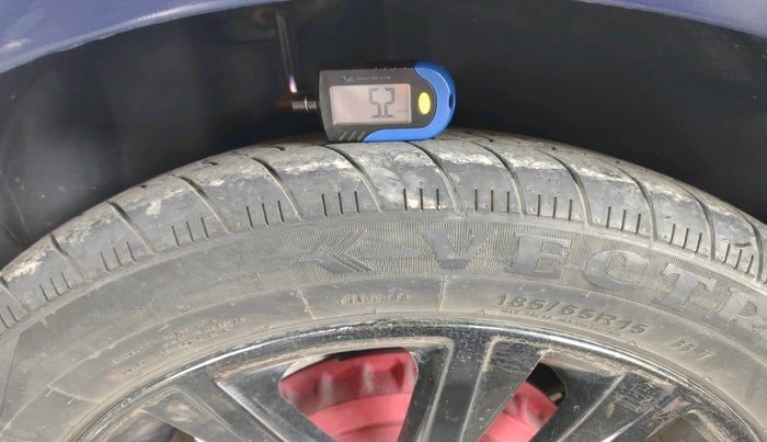 2014 Volkswagen Polo HIGHLINE DIESEL, Diesel, Manual, 1,20,151 km, tyre