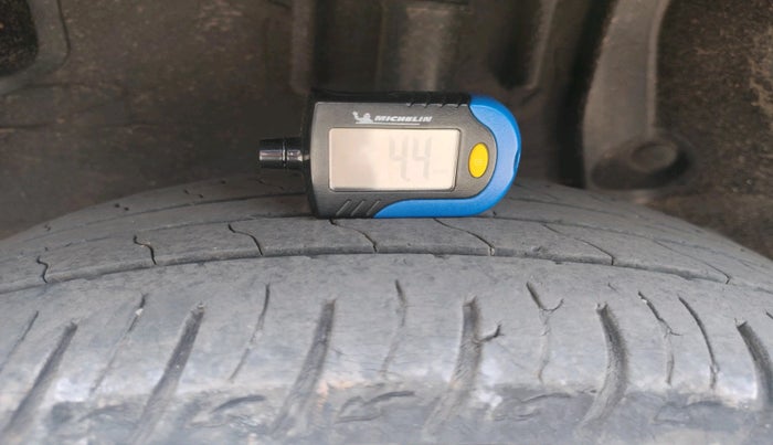 2014 Renault Duster 85 PS RXL DIESEL, Diesel, Manual, 1,72,849 km, tyre