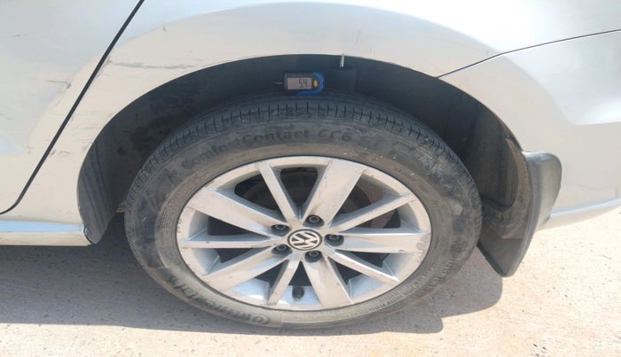 2016 Volkswagen Ameo HIGHLINE1.2L, Petrol, Manual, 1,61,828 km, tyre