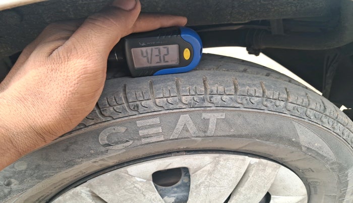 2017 Maruti Alto 800 LXI, Petrol, Manual, 41,864 km, tyre