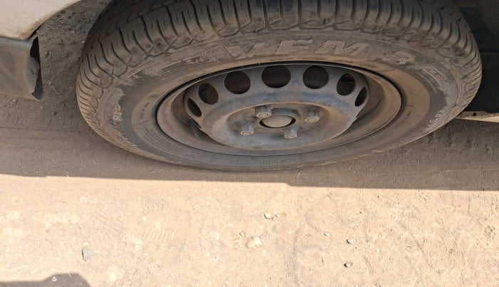 2017 Maruti Alto 800 LXI, Petrol, Manual, 41,864 km, tyre