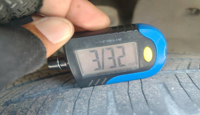 2012 Mahindra XUV500 W8, Diesel, Manual, 1,19,731 km, tyre