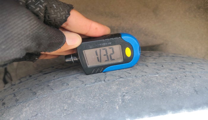 2012 Mahindra XUV500 W8, Diesel, Manual, 1,19,731 km, tyre