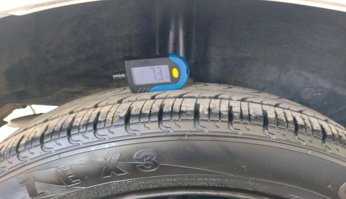 2012 Toyota Etios Liva G, Petrol, Manual, 84,373 km, tyre