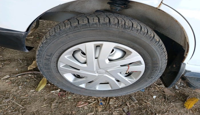 2021 Maruti Eeco 5 STR WITH A/C+HTR, Petrol, Manual, 25,323 km, tyre