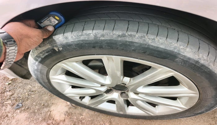 2015 Audi A6 35 TDI S LINE, Diesel, Automatic, 1,46,957 km, tyre