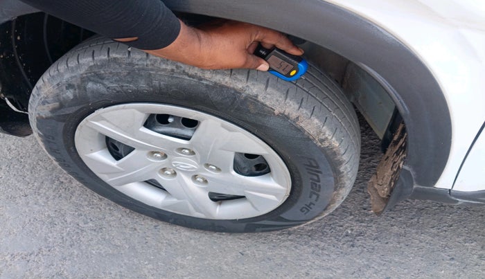 2019 Hyundai VENUE S 1.2, Petrol, Manual, 51,028 km, tyre