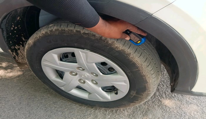 2019 Hyundai VENUE S 1.2, Petrol, Manual, 51,028 km, tyre