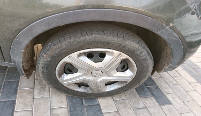 2020 Tata NEXON XM PETROL, CNG, Manual, 29,204 km, tyre