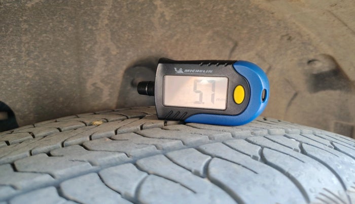 2024 Mahindra XUV 3XO MX3 1.2 L TCMPFi, Petrol, Manual, 17,130 km, tyre