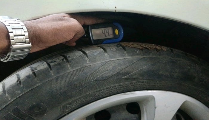 2011 Hyundai Verna FLUIDIC 1.6 VTVT, CNG, Manual, 1,07,833 km, tyre