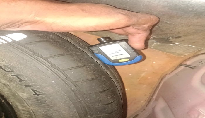 2010 Ford Figo ZXI 1.2 PETROL, Petrol, Manual, 91,792 km, tyre