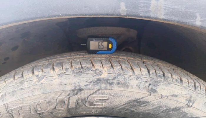 2014 Mahindra XUV500 W8, Diesel, Manual, 1,13,483 km, tyre