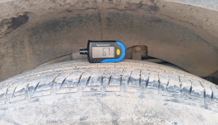 2014 Mahindra XUV500 W8, Diesel, Manual, 1,13,483 km, tyre