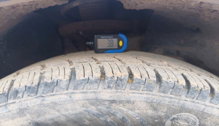 2014 Mahindra XUV500 W8, Diesel, Manual, 1,13,483 km, tyre