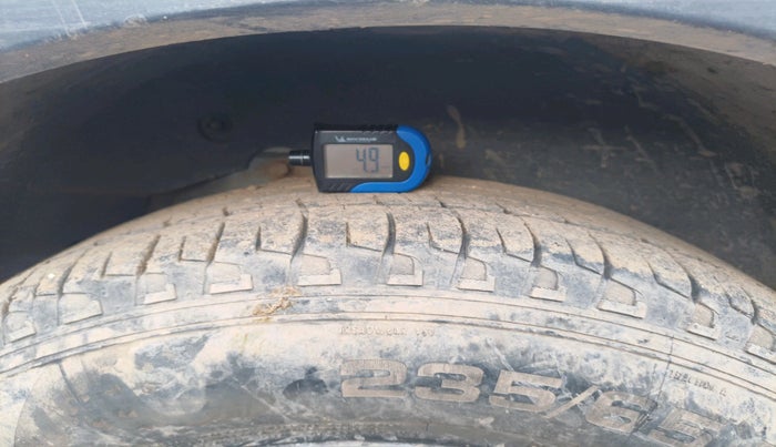 2014 Mahindra XUV500 W8, Diesel, Manual, 1,13,483 km, tyre