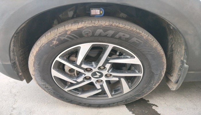 2024 Mahindra XUV 3XO AX5 1.5 Turbo Diesel, Diesel, Manual, 17,039 km, tyre