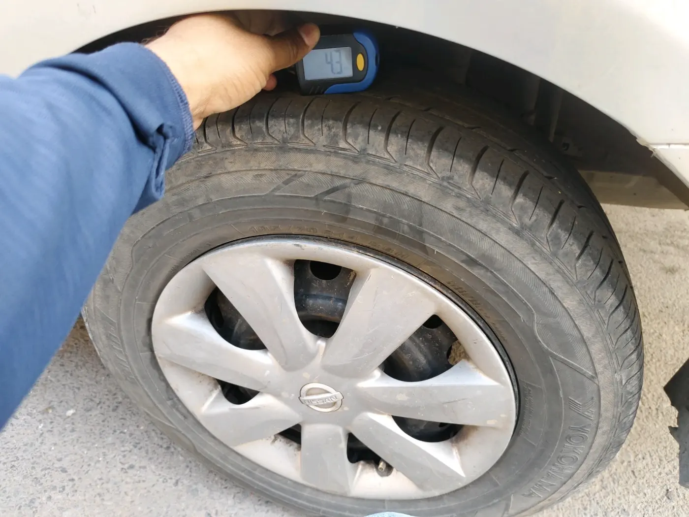 2012 Nissan Sunny XL, CNG, Manual, 62,142 km, tyre
