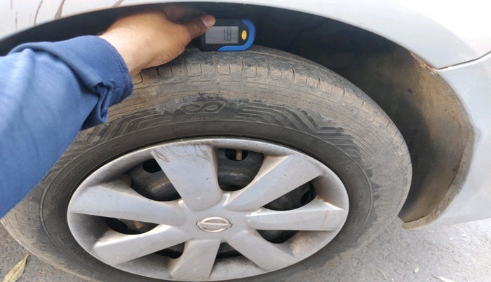 2012 Nissan Sunny XL, CNG, Manual, 62,142 km, tyre