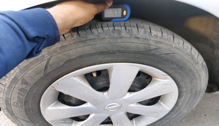 2012 Nissan Sunny XL, CNG, Manual, 62,142 km, tyre