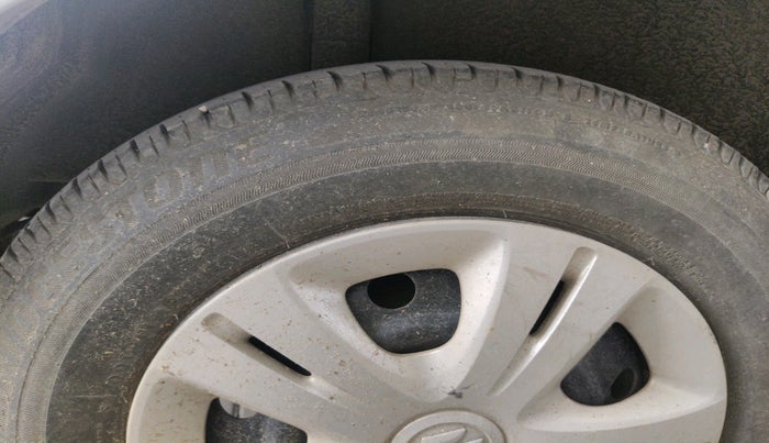 2011 Maruti Swift VXI, Petrol, Manual, 20,776 km, tyre