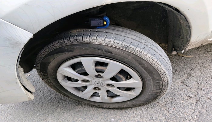 2016 Maruti Alto 800 LXI CNG, CNG, Manual, 2,24,192 km, tyre