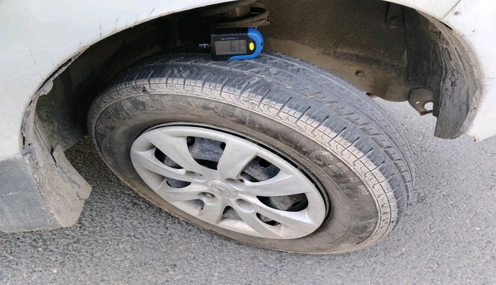 2016 Maruti Alto 800 LXI CNG, CNG, Manual, 2,24,192 km, tyre