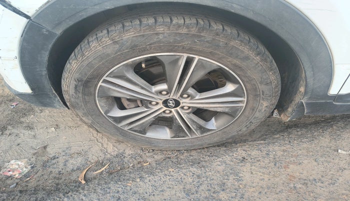 2016 Hyundai Creta SX PLUS  ANNIVERSARY EDITION 1.6 PETROL, CNG, Manual, 1,47,062 km, tyre