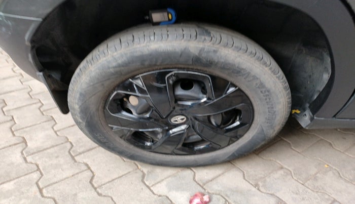 2022 Tata PUNCH ADVENTURE MT, Petrol, Manual, 41,911 km, tyre