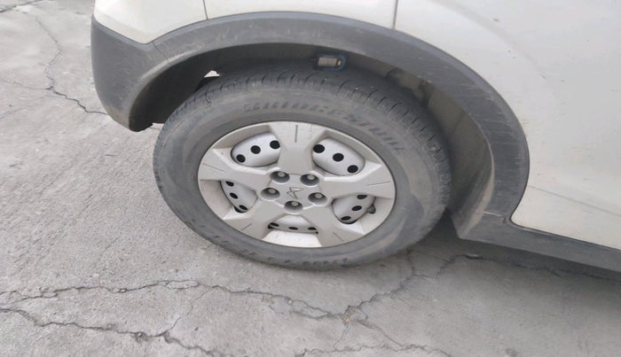 2024 Mahindra XUV300 W4 1.5 DIESEL, Diesel, Manual, 81,729 km, tyre