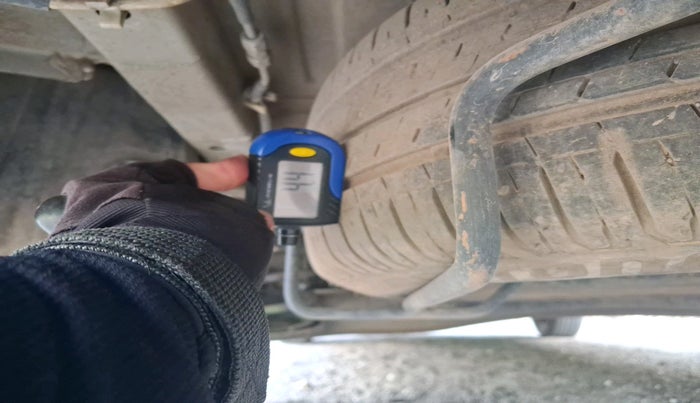 2020 Maruti Ertiga VXI CNG, CNG, Manual, 83,657 km, tyre