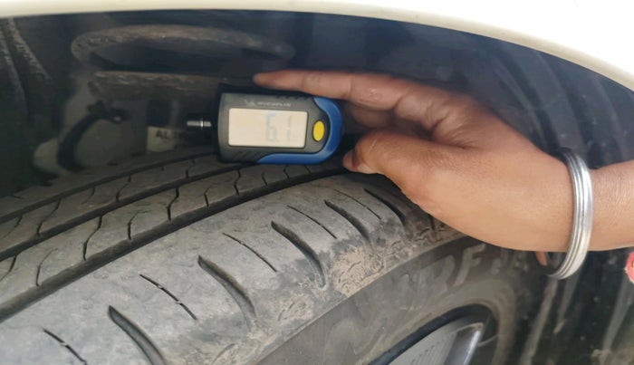 2025 Tata ALTROZ Pure S Petrol 5MT, Petrol, Manual, 2,517 km, tyre