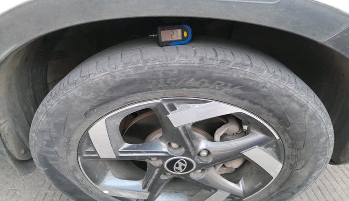 2020 Hyundai VENUE SX 1.5 CRDI, Diesel, Manual, 66,409 km, tyre