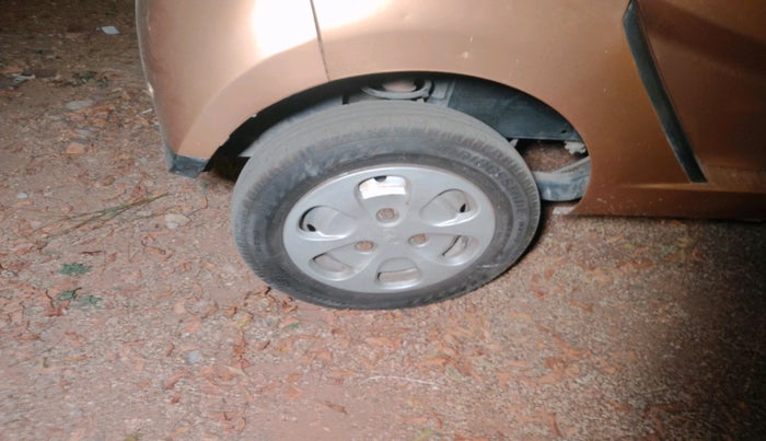 2013 Tata Nano LX, Petrol, Manual, 77,617 km, tyre